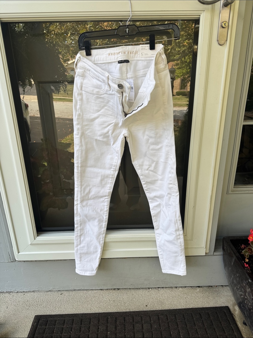 American Eagle Outfitters White Skinny Jeans - High-Rise Stretch